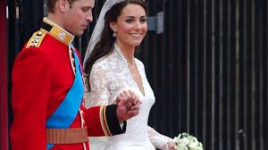 Trägt kate middleton ein kleid von alexander mcqueen. Kate Middleton Ein Hochzeitskleid Fur Die Ewigkeit