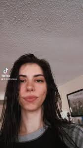 Shelby Clement's Instagram, Twitter & Facebook