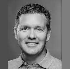 Kristine Brackett's Instagram, Twitter & Facebook