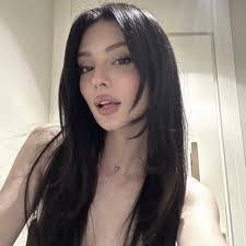 Amanda Olvera's Instagram, Twitter & Facebook