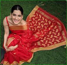 Marathi Actress Priya Bapat Became Romantic With Her Husband Newstrack English 1 Priya bapat is the more liberated girl. marathi actress priya bapat became
