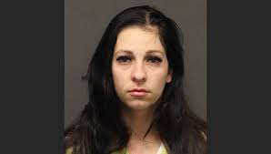 Kingman woman reportedly admits to stabbing boyfriend