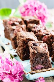 Schoko Vollkorn Brownies Mit Espresso Und Sauerkirschen Extra Unwiderstehlich Madam Rote Rube Die Landkuche