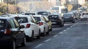 Εφόσον βλέπετε την κίνηση στους χάρτες, στο κάτω μέρος της οθόνης κάντε κλικ στην επιλογή «η κίνηση στους δρόμους τώρα». Kinhsh Stoys Dromoys Mpotiliarisma Kai Kinhsh Pantoy Live Eikona