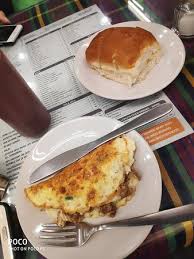 Bun Maska And Chicken Omlet Picture Of Cafe Irani Chai Mumbai Tripadvisor Hello friends, in this video i will be sharing a recipe of chicken maska. cafe irani chai mumbai tripadvisor