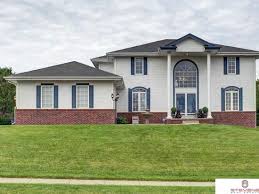 Upnest Partner Agent Stevens Real Estate Omaha Competed With 4 Other Top Local Agents And Won The Listing This Stunning 5 Bed 5 Ba Home House Styles Bellevue