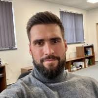 100+ profilů „Danny“