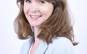 Jacqueline Rowe's Instagram, Twitter & Facebook