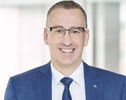 Claudine Bouchard's Instagram, Twitter & Facebook