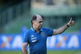 Está página visa mostrar um pouco do meu trabalho como padre da igreja católica e também meu lazer pessoal além de mensagens e reflexão! Tecnico Do Rebaixamento Marcelo Oliveira Ganha Acao De R 1 2 Milhao Do Coritiba Coritiba Ge