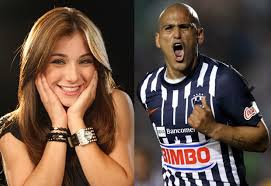 Humberto chupete suazo tiene 39 y con este doblete sumó 101 goles en primera división vistiendo las camisetas de audax italiano (40 tantos), colo colo (55) y deportes la serena (6). Presentadora De Tv De Mexico Niega Romance Con Humberto Suazo Guioteca
