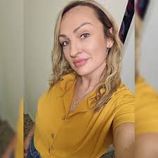 has anyone else had this happen before? this happened at the florida club  apartments. no, i did NOT touch the napkin. this was