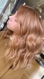 Fall is here 🍁🍂🍃 After 4 years of blonde and the occasional lowlight,  Courtney was ready to go back to her natural. This season is all about  change. And I’m living for this one 🍓🍓