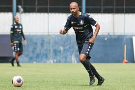 No entanto, conversei com o atleta, que me diz: Vinicius Kiss Nao E Mais Jogador Do Clube Do Remo Esporte Para Diario Online Dol