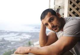 John abraham hairstyle in jhootha hi sahi john abraham begin to use this hairstyle in the movie jhootha hi sahi tells the story of a suicidal woman meetings with a man who gives her something to live for. John Abraham New Short Hairstyles
