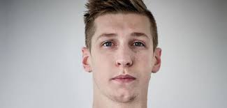 Schnellster ins finale war der ukrainer mykhailo romanchuk in 7:41,28 minuten. Schwimm Weltmeister Florian Wellbrock Ich War Sehr In Mich Gekehrt Es War Alles Mist Welt