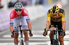Wout van aert, mathieu van der poel en julian alaphilippe die wegstuiven en het onder elkaar uitvechten. Mathieu Van Der Poel Over Rivaliteit Met Wout Van Aert Ik Vind Dat Er Gezonde Haat Moet Zijn Het Beste Van Sportwereld Ad Nl
