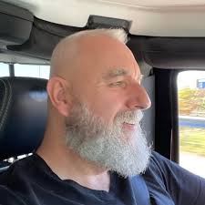 Pierre was the only one wearing a Canadian flag!” Yeah! Because Carney has  an ORDER OF CANADA PIN FOR HIS CONTRIBUTIONS TO CANADA