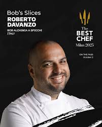 Un racconto pungente e diretto della Calabria, un cocktail che porta in  superficie il suo lato più deciso. Martini Dry, Tanqueray, shrub di olive  nere, colatura di alici e cialda di olive