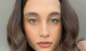 Esposa de Diego Cavalieri aproveita vexame do marido e reproduz foto nua