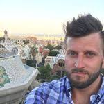 Robert Tholl's Instagram, Twitter & Facebook