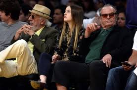 Research new and used car prices. 25 Dezember 2013 Basketballfan Jack Nicholson Rechts Sitzt Mit Seiner Tochter Lorraine Mitte Bei Einem Nba Spiel Der Los Angeles Lakers Gegen Miami Heat In Der Ersten Reihe Stuttgarter Nachrichten