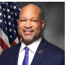 Darnell Grant's Instagram, Twitter & Facebook