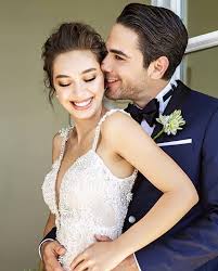 Breathtaking Turkish Star Neslihan Atagul Is Just Divine In Berta From Her Wedding To Actor Kadir Dogulu Gelin Fotograflari Gelin Fotografciligi Dugun