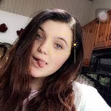 Kari Ingram's Instagram, Twitter & Facebook