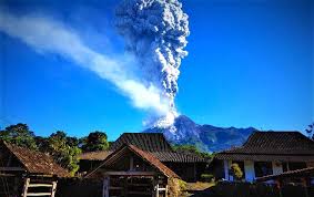 Gunung merapi aktif.gunung merapi meletus 2020. Gunung Merapi Meletus Dua Kali Pada Minggu Pagi I Papua