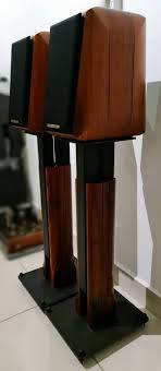 But i will not write a review here, you know how good these are. Sonus Faber Signum Bookshelf Speakers With Original Stands Electronics Audio On Carousell