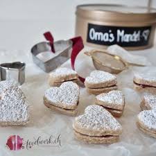 Omas Mandel Herzen So Backen Wir Am Liebsten Rezept Kekse Backen Rezept Platzchen Backen Weihnachten Rezept Kekse