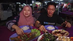 Silakan klik ikan bakar muara sg melaka. Makan Seafood Di Mukmin Ikan Bakar Youtube