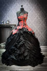 Dieses schwarze gothic brautkleid in viktorianischem look ist ein an detailverliebtheit kaum zu übertreffender traum aus spitze und samt in hochwertigster verarbeitungsqualität mit edlen. Aussergewohnliches Brautkleid Steampunk Hochzeitskleid Brautmode Schwarzes Brautkleid