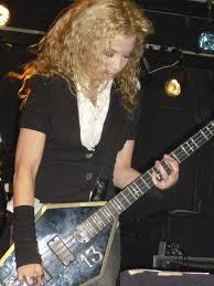 One of the all time best bass guitars finished to an exceptionally high standard. Top 10 Female Bass Guitar Players Toptenz Net