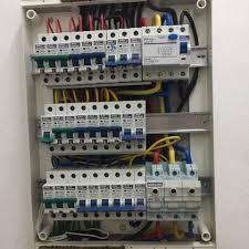Pendawaian panel elektrik adalah tugas untuk seorang juruelektrik yang berlesen, tetapi diyer putus elektrik menyediakan cara untuk mematikan kuasa untuk sistem elektrik rumah dari lokasi luar. Doktor Elektrik Posts Facebook