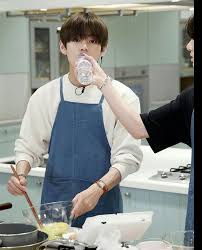 تايهيونغ عندما تحتاجني ناد باسمي بهدوء عند اي زاوية مظلمة سآتي Fanfiction Fanfiction Amreading Books Wattpad Taekook Bangtan Sonyeondan Taehyung