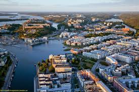 På nordfeldt är vi utvecklingsdrivna och är inte rädda för att utmana de inkörda hjulspåren inom bostadsbyggande. Sweden Se Hammarby Sjostad Stockholm An Industrial Area Transformed Into A Sustainable Neighbourhood In The 90s Facebook
