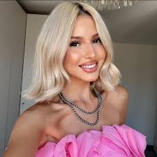 Kendra Graf's Instagram, Twitter & Facebook