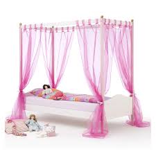 Himmelbett fresh in weiss rosa kiefer massiv himmelbett kind himmelbetten madchen bett. Traumhafte Himmelbetten Und Andere Marchenhafte Betten Fur Madchen