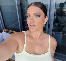 ELLA CRAWFORD (@ellavictor.ia) • Instagram photos and videos