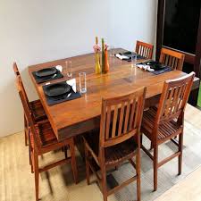 Mejanya sangat kuat dan kokoh serta memiliki bagian atas kayu jati tebal 40mm yang diletakkan di atas dua alas kayu jati padat tebal dengan tandu yang menyambung. Meja Makan Restoran Putushima Furniture