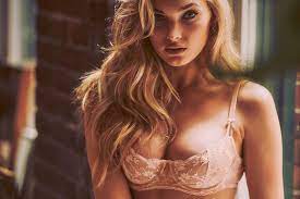 Elsa hosk moved to california to welcome her daughter, born in february 2021. Elsa Hosk Updates Hoskdaily Twitter