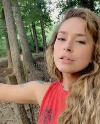 Sam Bledsoe's Instagram, Twitter & Facebook