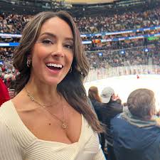 Ellen Fleming's Instagram, Twitter & Facebook