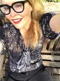 Moved into my Iris accessories to brighten this gloomy day 💜💜💜