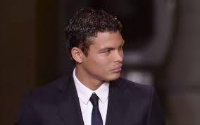 Thiago silva is a defender and is 6' and weighs 174 pounds. Thiago Silva Hairstyle Images Foto Thiago Silva Thiago Silva Hot Thiago Silva Thiago Silva Hair Images The Incredibles