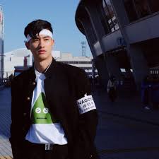 Each episode features different places where tay introduces one of his friends to jennie as they enjoy a meal together. à¸•à¸°à¸§ à¸™ à¸§ à¸«à¸„à¸£ à¸•à¸™ à¸‚ à¸²à¸§à¸• à¸¡ L191 27 12 62