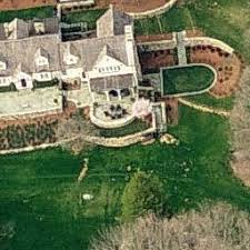 Ryan Reynolds And Blake Livelys House Pound Ridge Ny Maybe He Needs Smaller Houses So He Won T Forget To Celebrity Mansions Celebrity Houses Small House