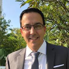 I never took the time to update my profile, but I guess recruiters will  stop reaching out as soon as they see I'm no longer a UX Designer at Sabre  (sorry recruiters!). |